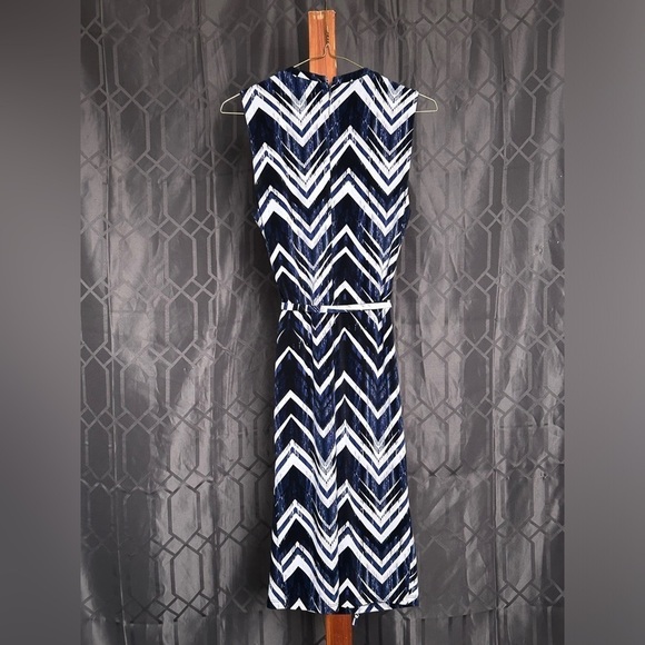 Le Chateau Chevron Wrap Dress Size Small - Picture 3 of 4